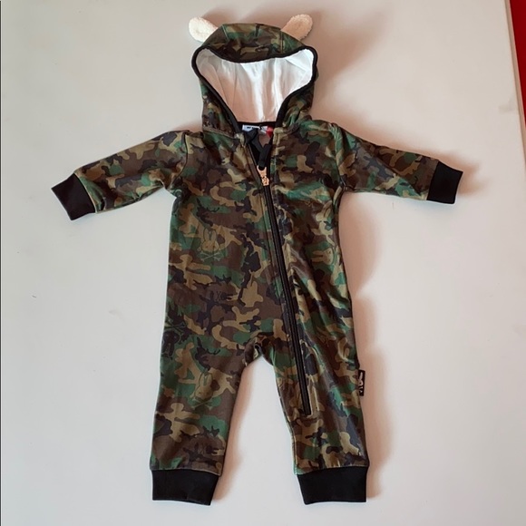 Baby playsuit hoodie Camo print size 0-3M - Picture 4 of 5